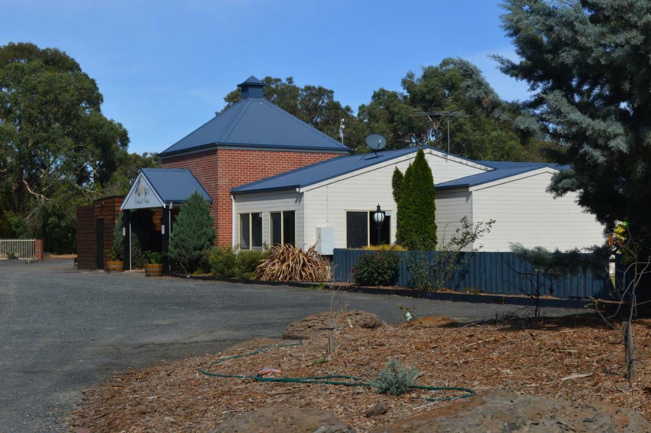 Woodbyne Resort Wimbledon Heights Exterior photo
